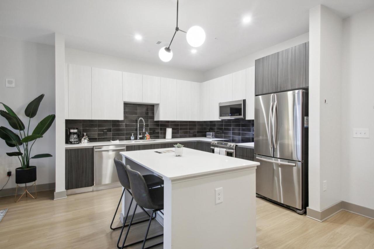 Апартаменты West Midtown Penthouse 2 Bdrm Атланта Экстерьер фото