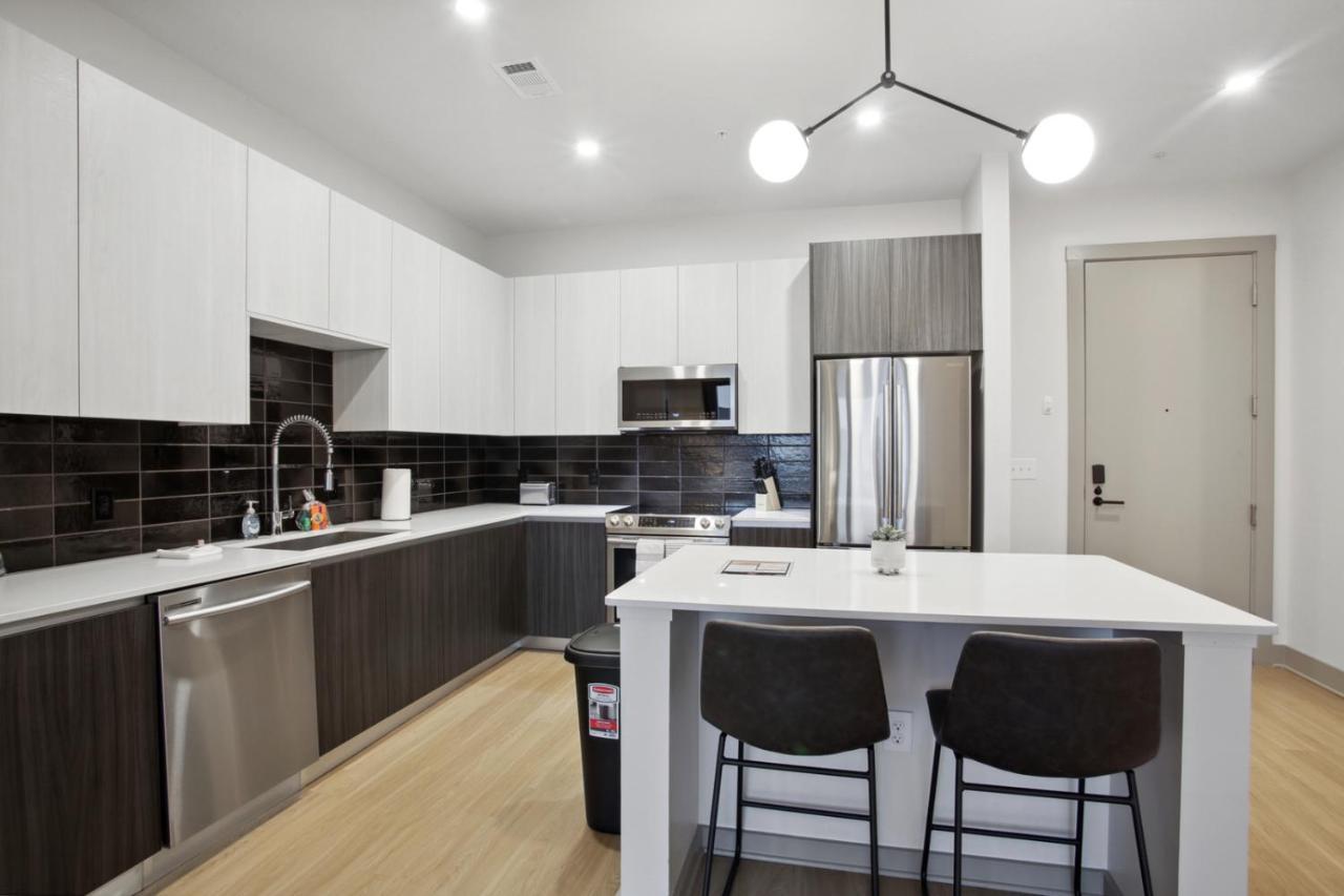 Апартаменты West Midtown Penthouse 2 Bdrm Атланта Экстерьер фото